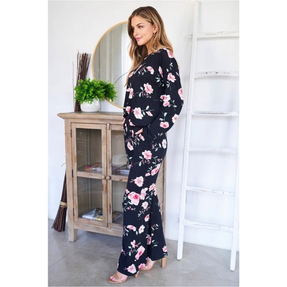 1 LEFT! Black Floral Lounge Set - Picture 6 of 8